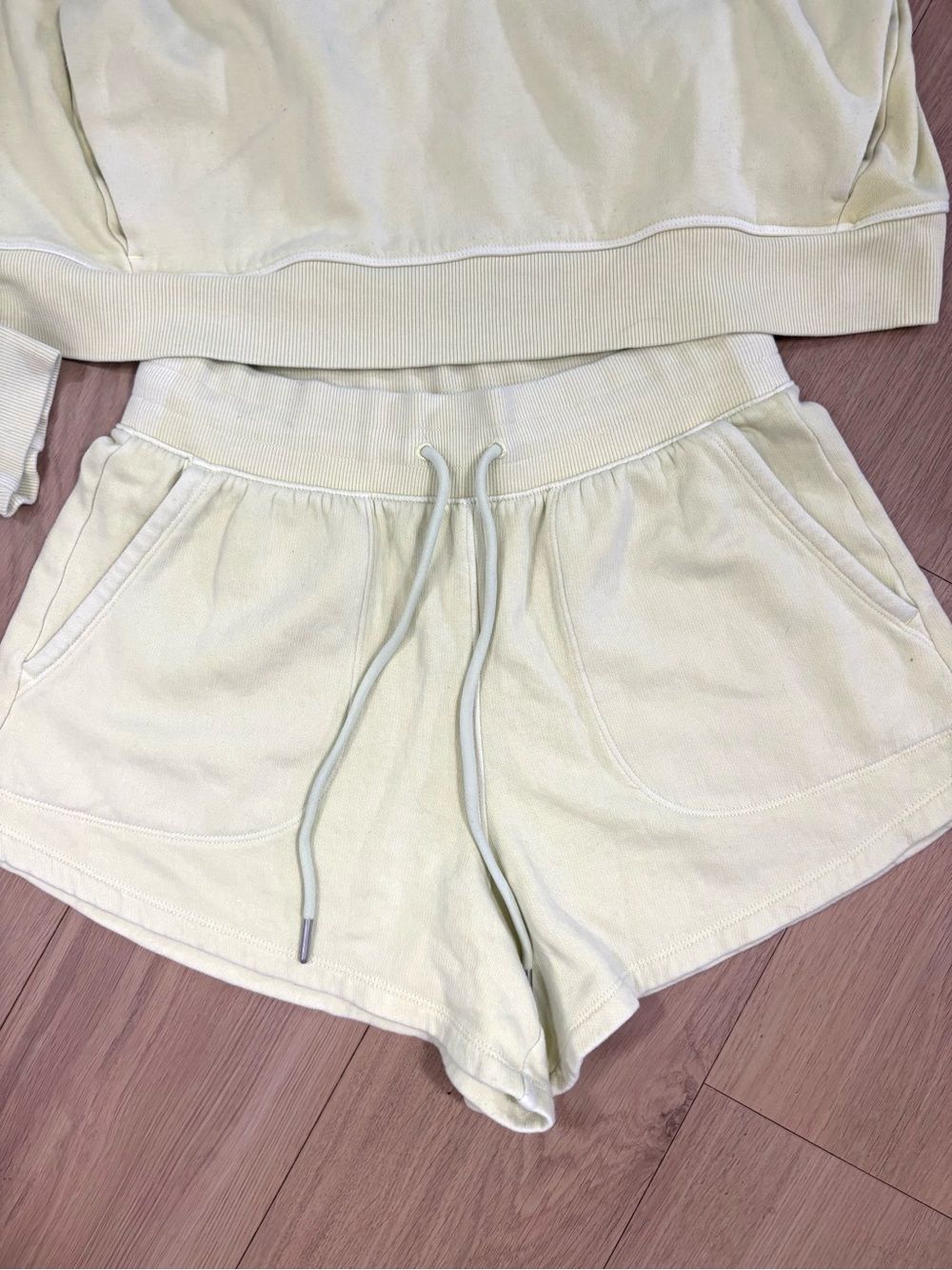 All in Motion Cream Half Zip Sweatshirt Shorts Set M/S Lounge Athleisure - Picture 2 of 6